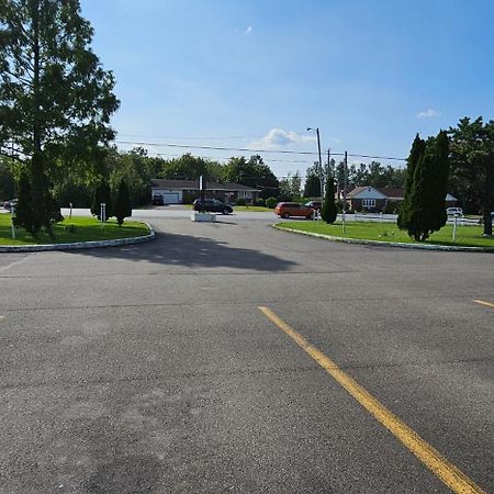 Mount Laurel Motel Хазлтон Экстерьер фото