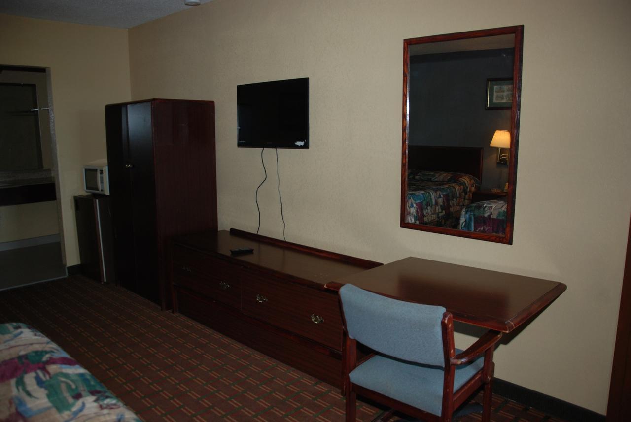 Mount Laurel Motel Хазлтон Экстерьер фото