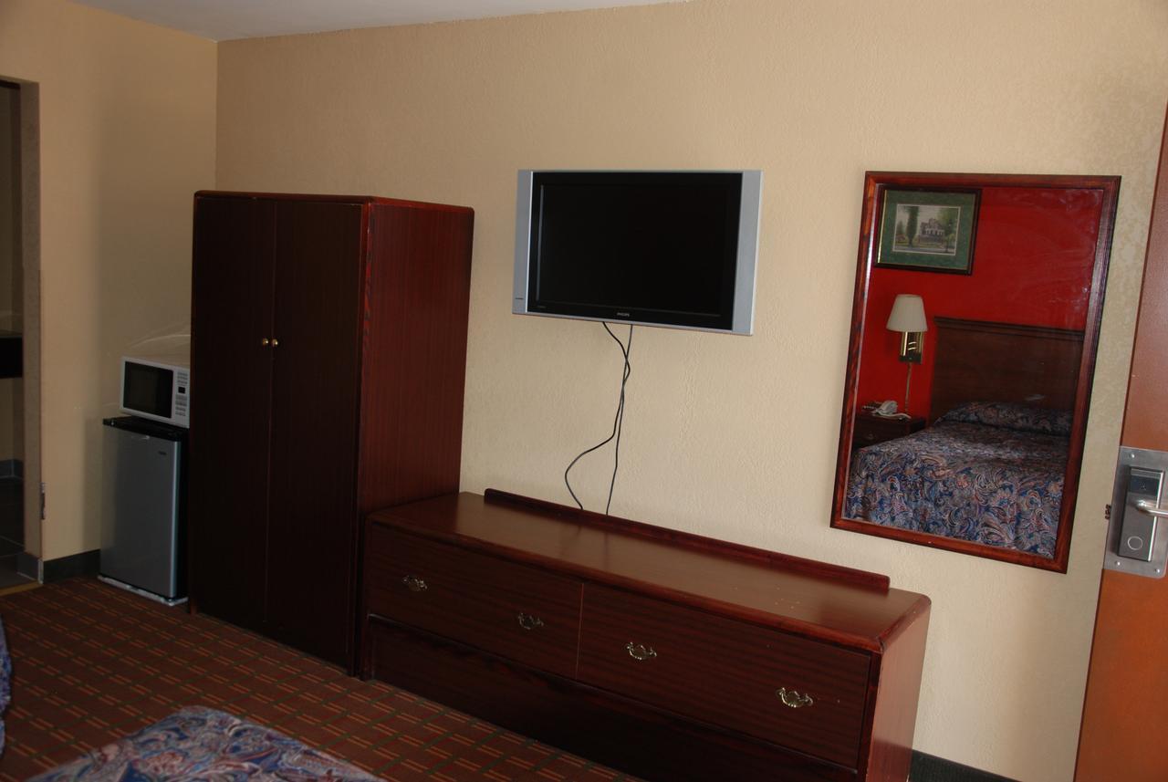 Mount Laurel Motel Хазлтон Экстерьер фото